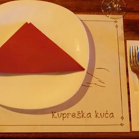 Centar Kraljica 3* 쿠프레스